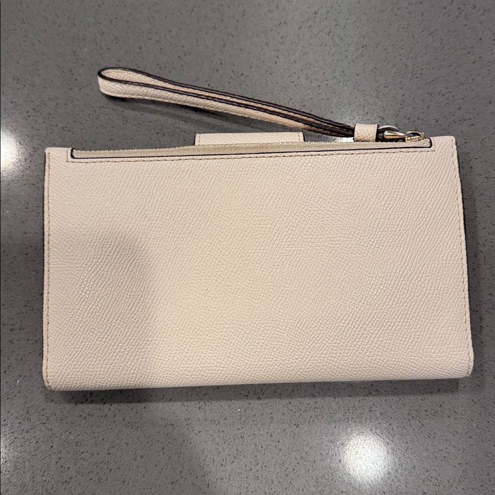 Authentic Coach Cream Phone Wallet - Picture 2 of 3
